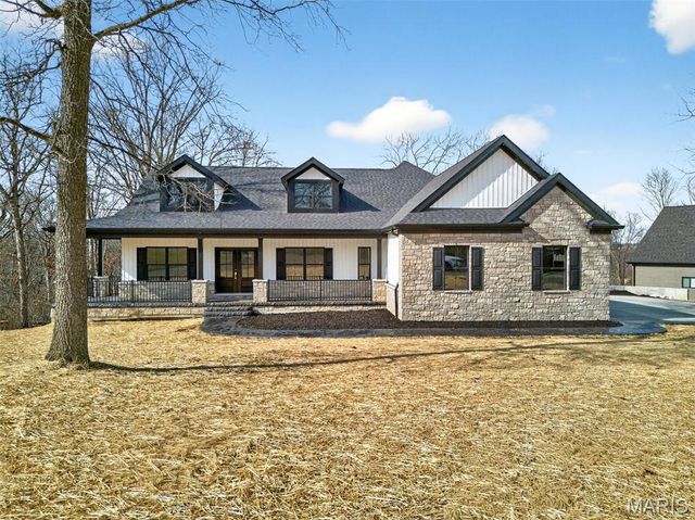 55 Lake Bend Drive, Winfield, MO 63389