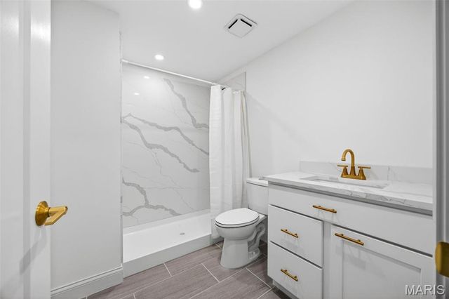 55 Lake Bend Drive, Winfield, MO 63389