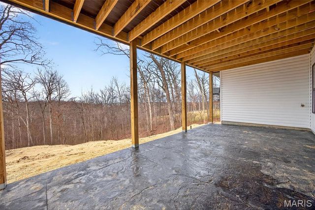 55 Lake Bend Drive, Winfield, MO 63389