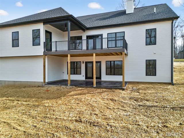 55 Lake Bend Drive, Winfield, MO 63389