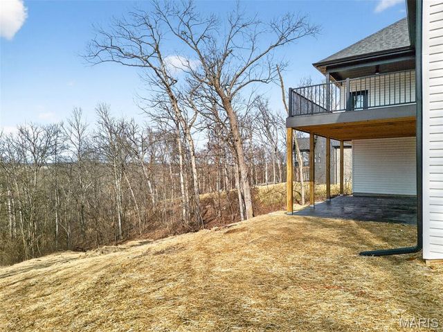 55 Lake Bend Drive, Winfield, MO 63389