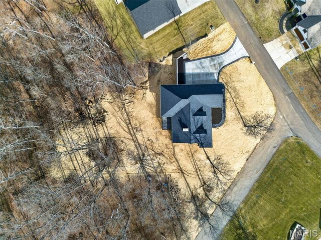 55 Lake Bend Drive, Winfield, MO 63389