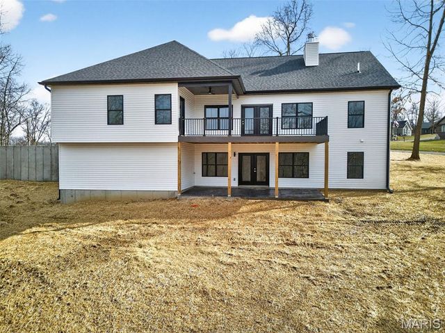 55 Lake Bend Drive, Winfield, MO 63389