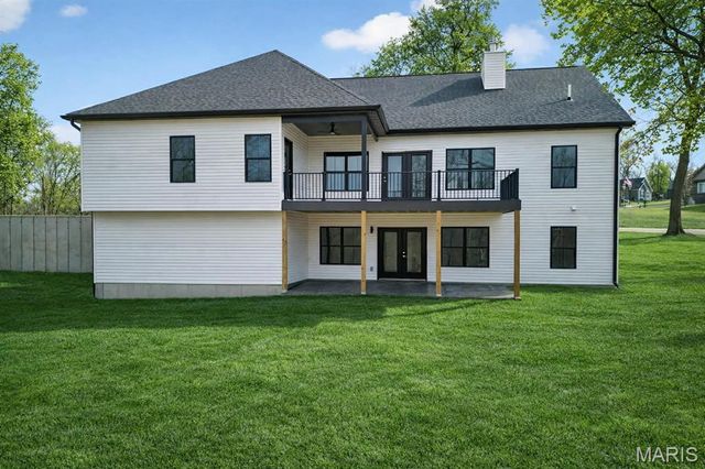 55 Lake Bend Drive, Winfield, MO 63389