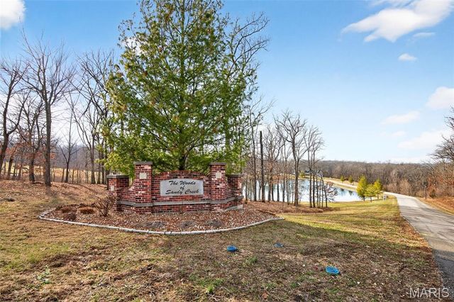 55 Lake Bend Drive, Winfield, MO 63389