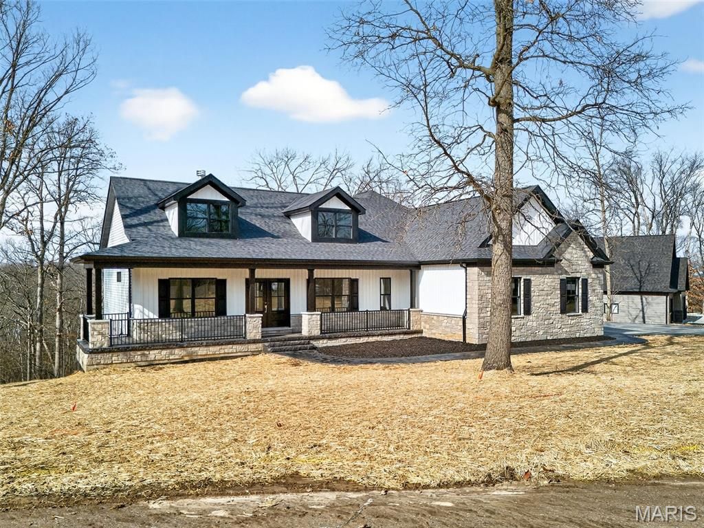 55 Lake Bend Drive, Winfield, MO 63389