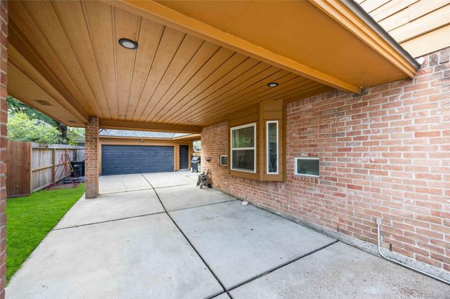 2907 Forest Garden Drive, Houston, TX 77345