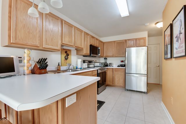 8532 Enclave Boulevard, Fishers, IN 46038