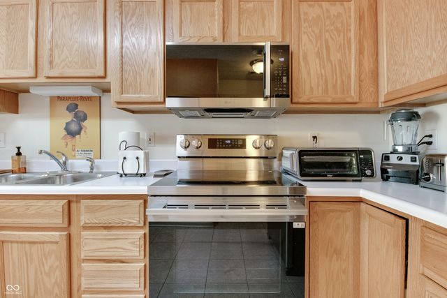 8532 Enclave Boulevard, Fishers, IN 46038