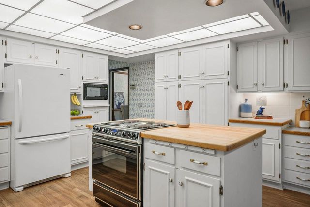 6325 Keelson Drive, Madison, WI 53705