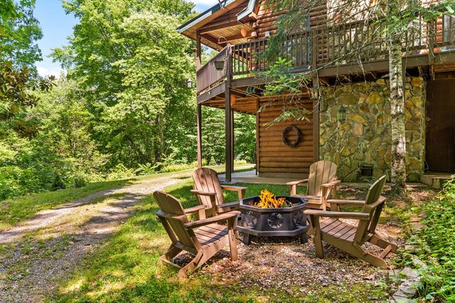 163 Winchester Cove Lane, Hayesville, NC 28904