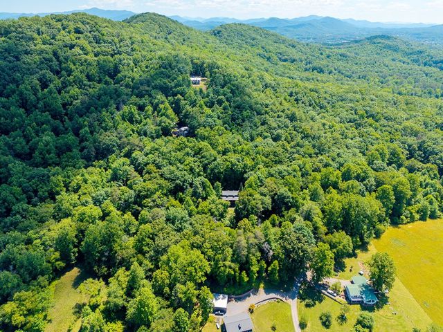 163 Winchester Cove Lane, Hayesville, NC 28904