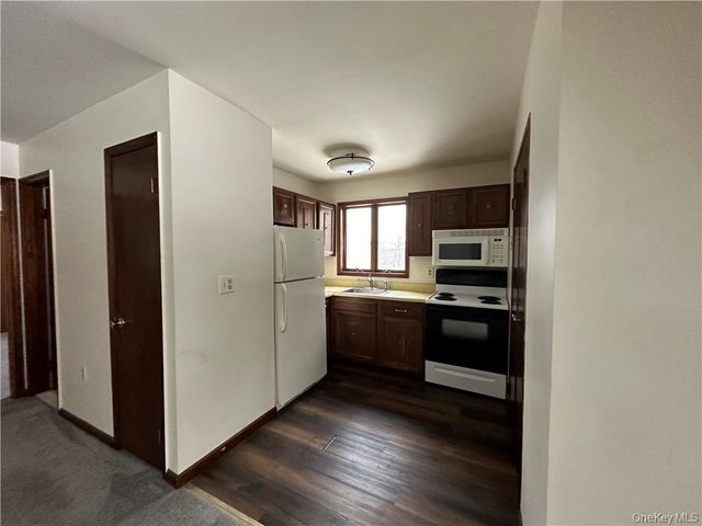 15 Kelly Lane D, Pine Bush, NY 12566