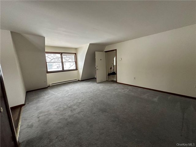 15 Kelly Lane D, Pine Bush, NY 12566