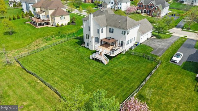 33 WATERTON DR, Bear, DE 19701