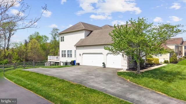 33 WATERTON DR, Bear, DE 19701