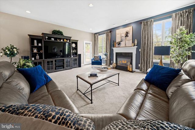 33 WATERTON DR, Bear, DE 19701