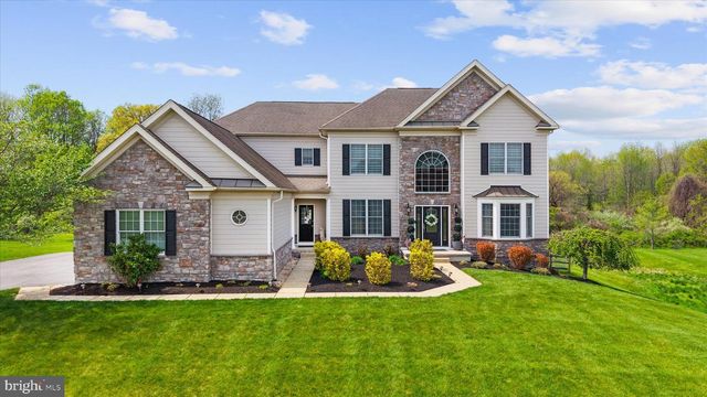 33 WATERTON DR, Bear, DE 19701