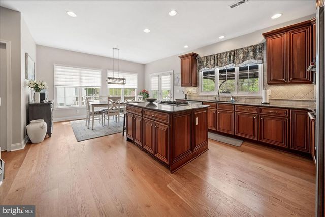 33 WATERTON DR, Bear, DE 19701