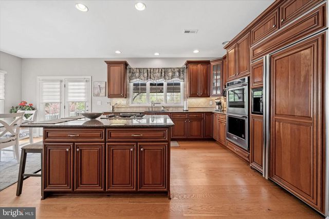 33 WATERTON DR, Bear, DE 19701