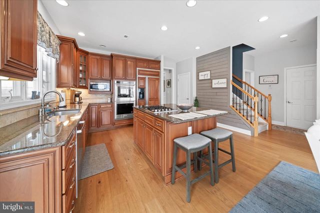 33 WATERTON DR, Bear, DE 19701