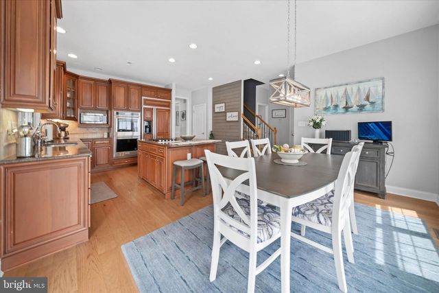 33 WATERTON DR, Bear, DE 19701