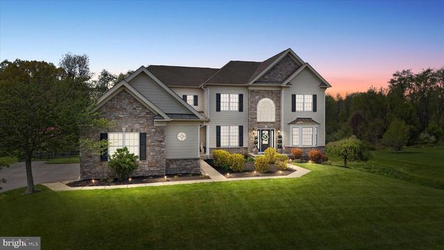 33 WATERTON DR, Bear, DE 19701