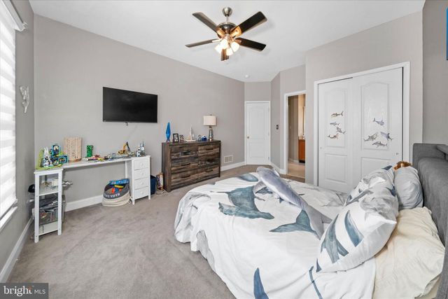 33 WATERTON DR, Bear, DE 19701