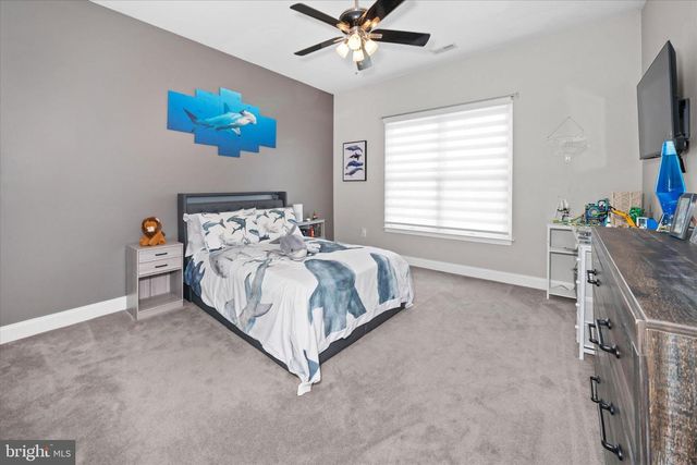 33 WATERTON DR, Bear, DE 19701