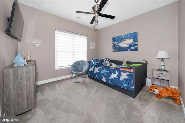 33 WATERTON DR, Bear, DE 19701