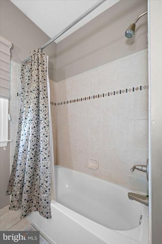 33 WATERTON DR, Bear, DE 19701