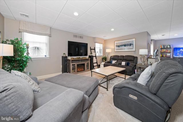 33 WATERTON DR, Bear, DE 19701