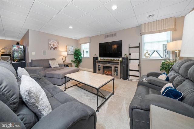 33 WATERTON DR, Bear, DE 19701