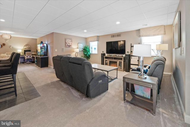 33 WATERTON DR, Bear, DE 19701