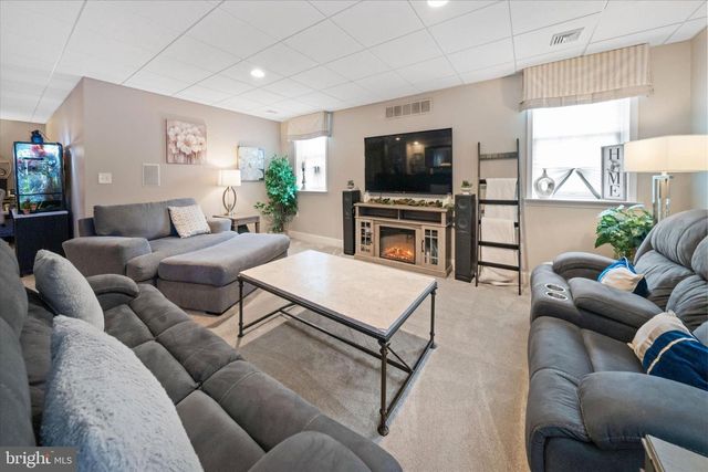 33 WATERTON DR, Bear, DE 19701