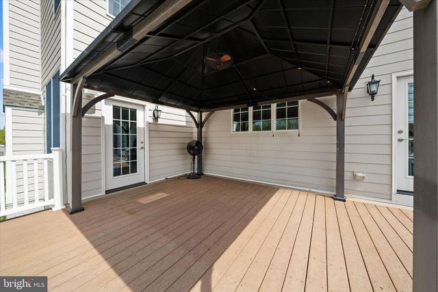 33 WATERTON DR, Bear, DE 19701