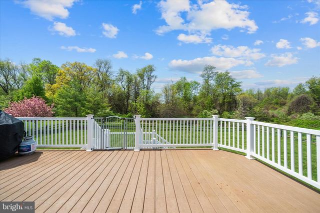 33 WATERTON DR, Bear, DE 19701