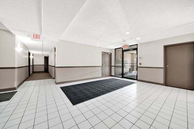 2300 Beau Monde Terrace 309, Lisle, IL 60532