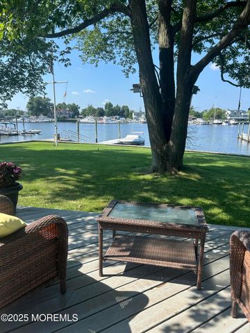 12 Lori Road, Monmouth Beach, NJ 07750