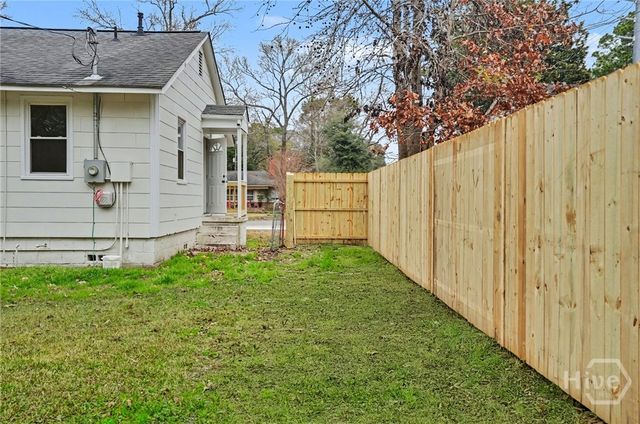 315 E 65th Street, Savannah, GA 31405