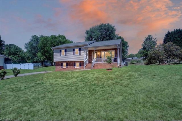 5378 Buxbury Court, Walkertown, NC 27051