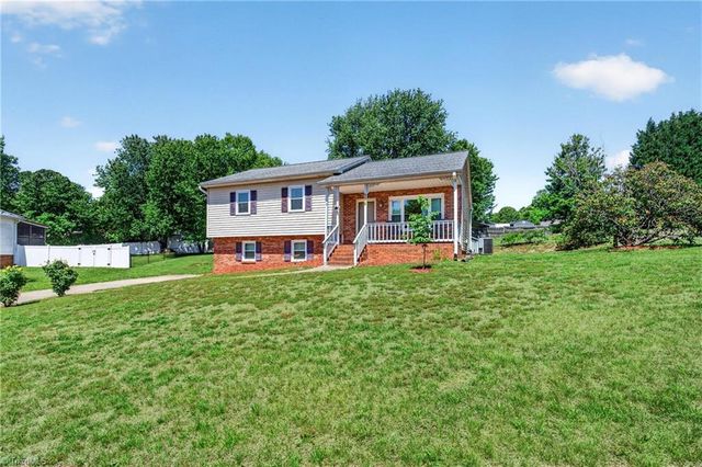 5378 Buxbury Court, Walkertown, NC 27051