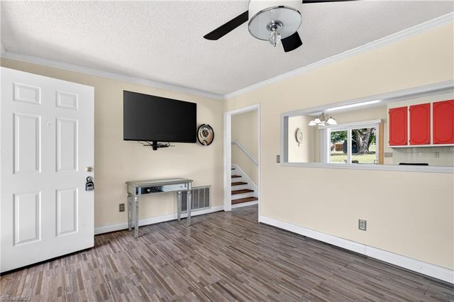 5378 Buxbury Court, Walkertown, NC 27051