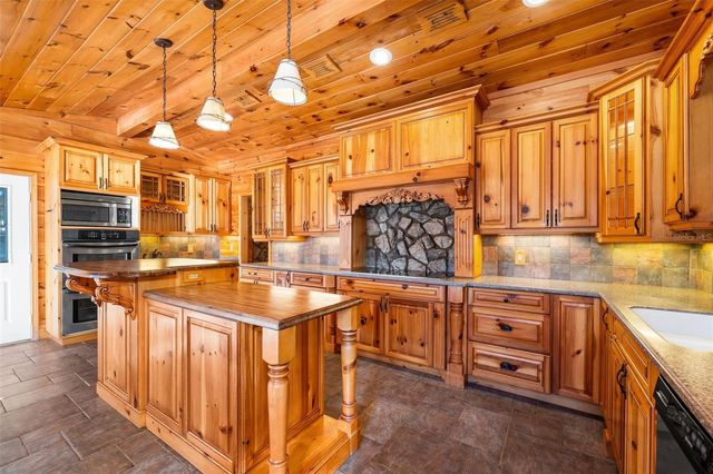 137 SW MEADOW TERRACE, Lake City, FL 32024