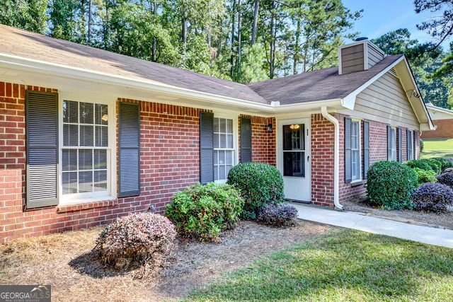 125 Belle Drive, Fayetteville, GA 30214