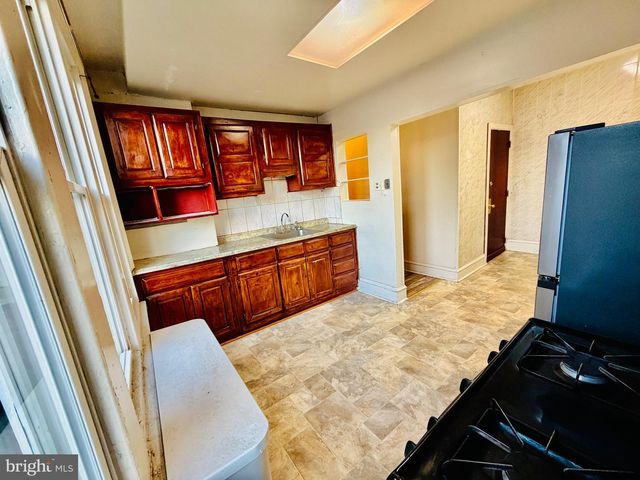 1016 W DUNCANNON AVE, Philadelphia, PA 19141