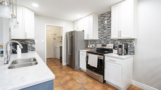 3036 Caballero Circle, Dallas, TX 75236