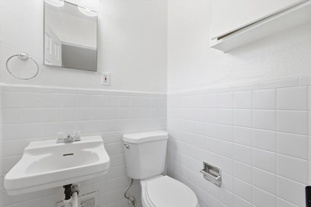 2649 Hillsboro Avenue, Dallas, TX 75228