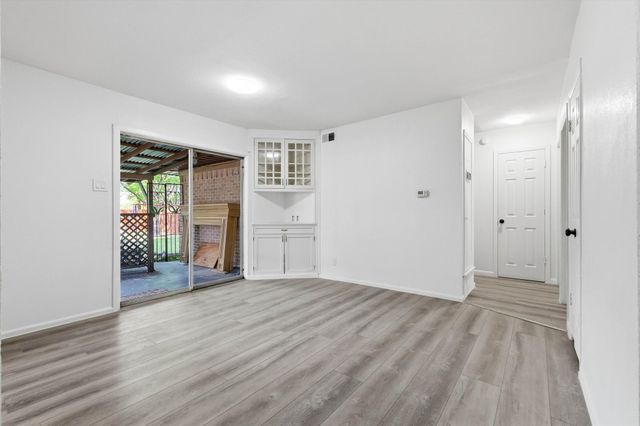 2649 Hillsboro Avenue, Dallas, TX 75228