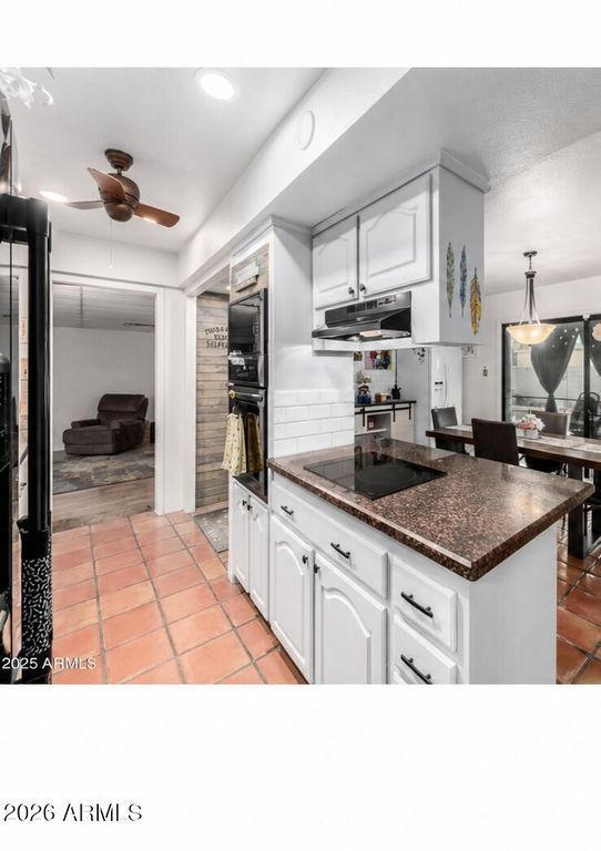 Image 15 of property listing at 4804 S ELM Street, Tempe, AZ 85282